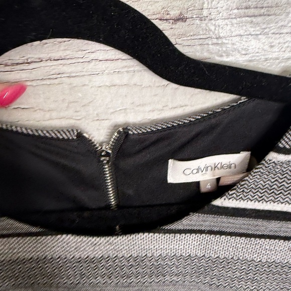 Calvin Klein gray striped sheath career dress size 4 - Picture 4 of 6